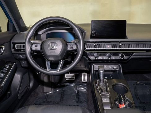 Used 2025 Honda Civic Sport image 6