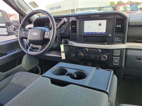 Certified 2025 Ford F250 XLT AWD/4WD image 13