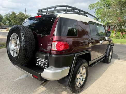 Used 2007 Toyota FJ Cruiser 4WD image 7