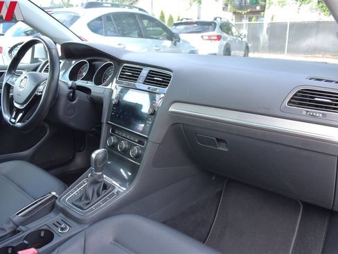 Used 2018 Volkswagen Golf Alltrack SE image 12