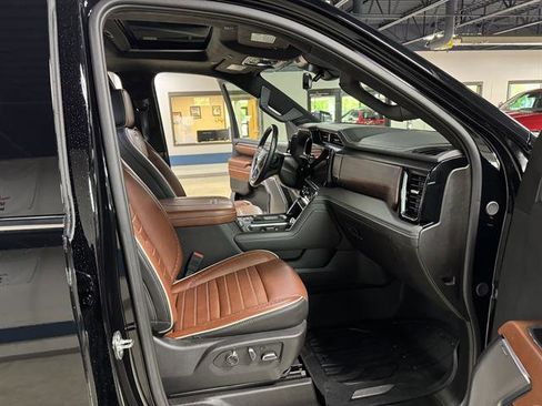 Certified 2024 GMC Sierra 3500 Denali Ultimate AWD/4WD image 13