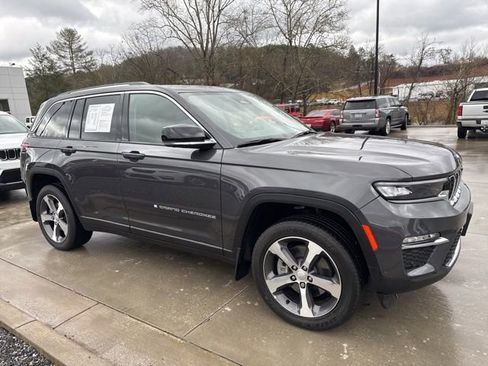 Used 2023 Jeep Grand Cherokee 4WD 4xe w/ Luxury Tech Group II image 2