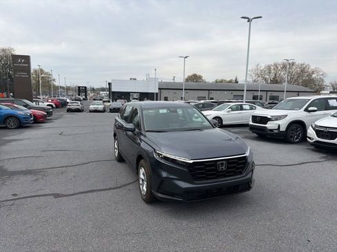 Used 2024 Honda CR-V LX image 1