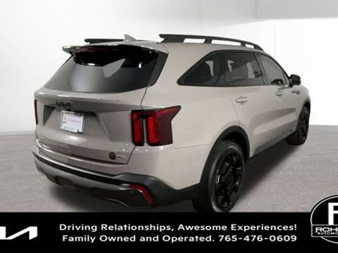 Used 2025 Kia Sorento SX image 9