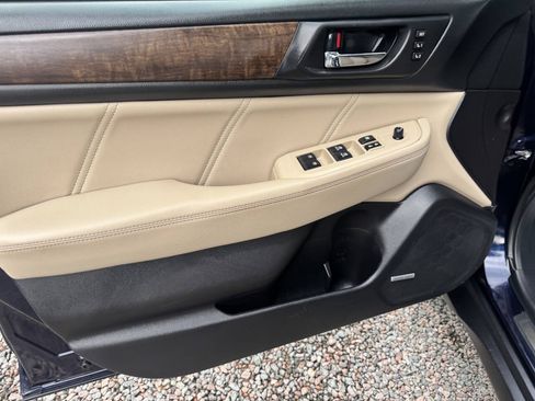 Used 2018 Subaru Outback 2.5i Limited AWD/4WD image 12