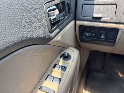 Used 2012 Ford Fusion SE FWD image 21