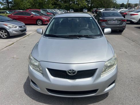 Used 2010 Toyota Corolla LE FWD image 2