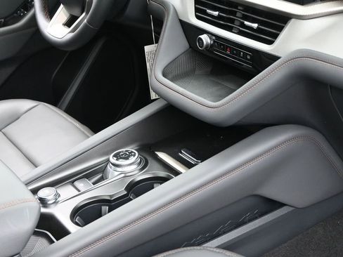 New 2025 Ford Explorer Active w/ Active Comfort Package image 32