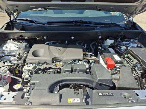 Certified 2025 Toyota RAV4 LE image 27