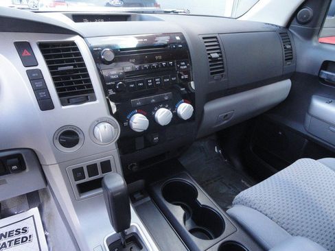 Used 2008 Toyota Tundra 4x4 CrewMax image 10