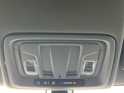 Used 2022 GMC Sierra 1500 SLE image 16