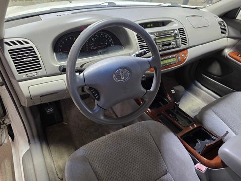 Used 2004 Toyota Camry XLE FWD image 17
