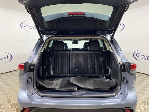 Certified 2021 Toyota Highlander XLE AWD/4WD image 7