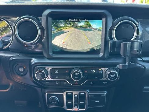 Used 2021 Jeep Wrangler Unlimited Sahara AWD/4WD image 38