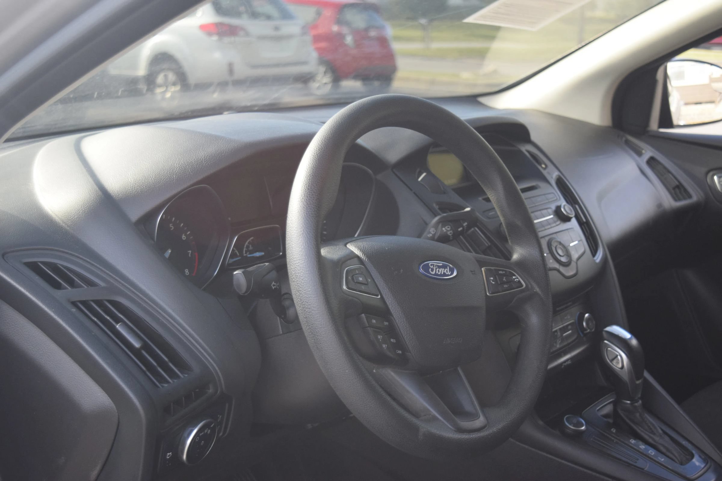 Used 2015 Ford Focus SE FWD image 5