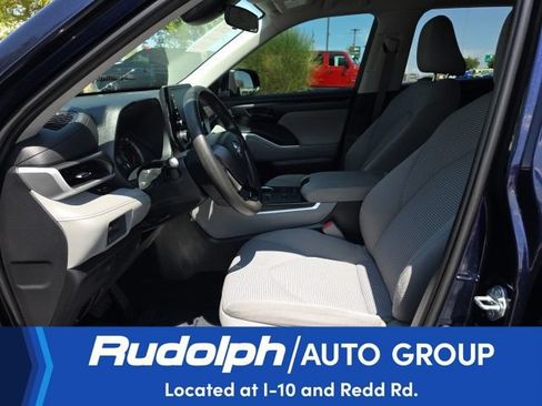 Used 2021 Toyota Highlander L FWD image 9