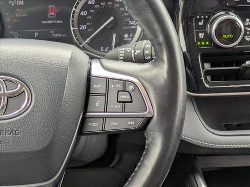 Used 2020 Toyota Highlander Limited image 29