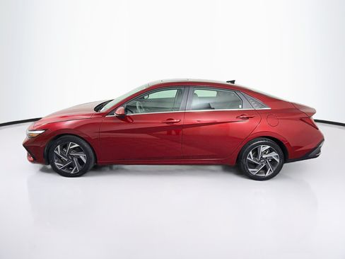 Used 2025 Hyundai Elantra SEL FWD image 4