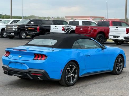 Used 2025 Ford Mustang Premium RWD image 36