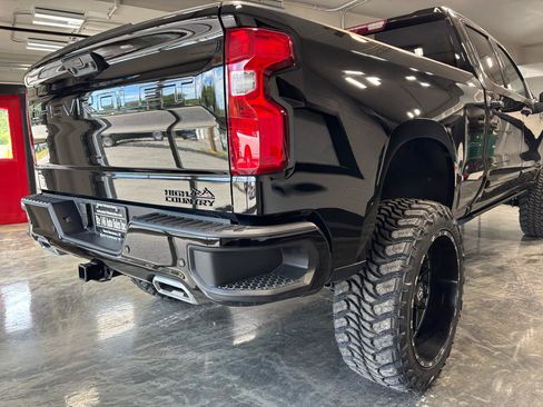 Used 2024 Chevrolet Silverado 1500 High Country w/ Technology Package AWD/4WD image 11