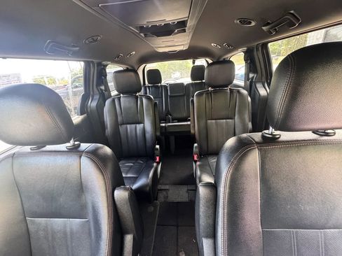 Used 2018 Dodge Grand Caravan GT FWD image 14