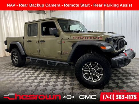 Used 2025 Jeep Gladiator Mojave w/ Safety Group AWD/4WD image 1
