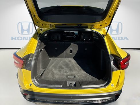 Used 2024 Chevrolet Trax RS w/ Driver Confidence Package image 25