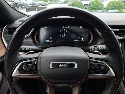 Used 2022 Jeep Grand Cherokee L Summit w/ Advanced Protech Group IV AWD/4WD image 21