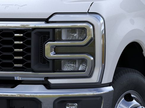 New 2026 Ford F350 Lariat w/ Lariat Ultimate Package AWD/4WD image 18