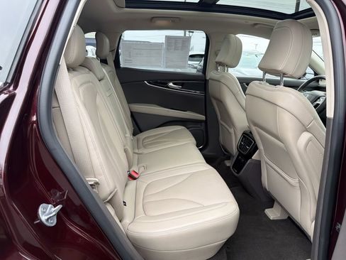 Certified 2023 Lincoln Nautilus Reserve image 17