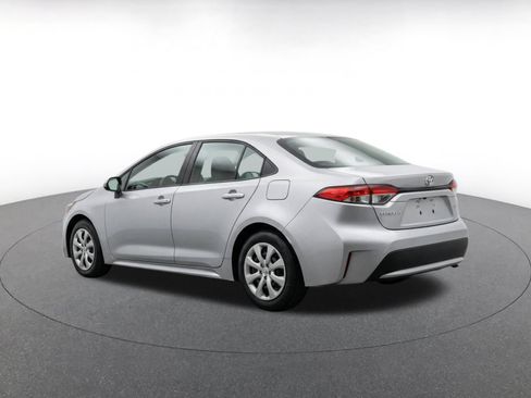 Used 2025 Toyota Corolla LE FWD image 7