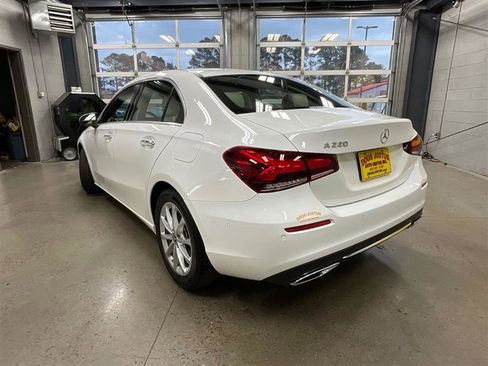 Used 2022 Mercedes-Benz A 220 image 3