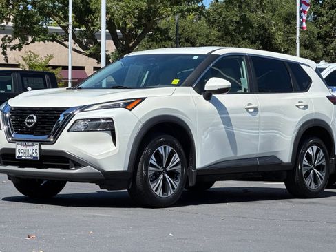 Used 2023 Nissan Rogue SV FWD image 7