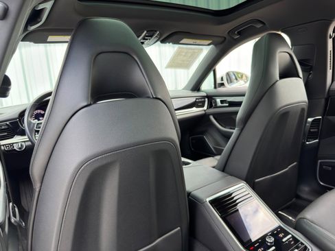 Used 2021 Porsche Panamera 4S image 39