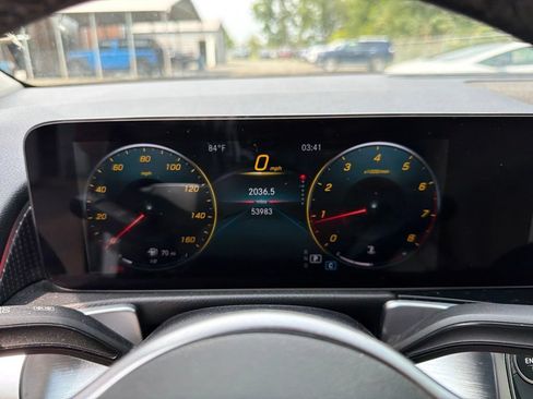 Used 2022 Mercedes-Benz GLB 250 w/ Premium Package image 23