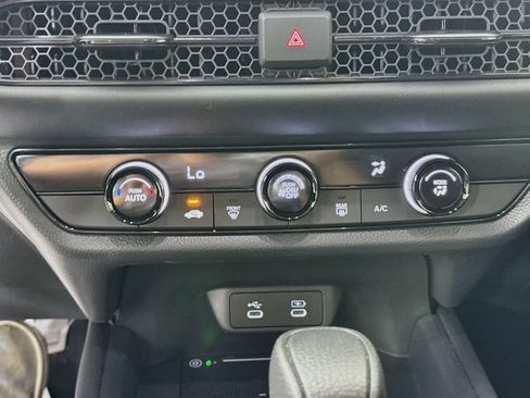 Certified 2027 Honda HR-V LX image 17