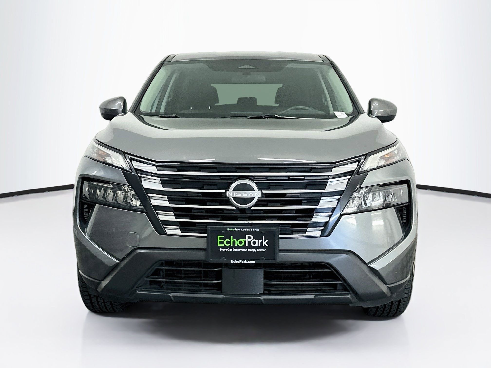 Used 2025 Nissan Rogue SV AWD/4WD image 2