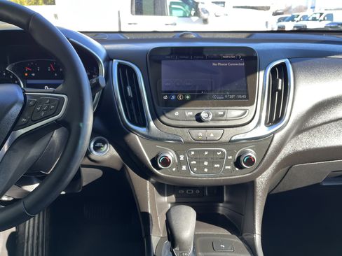 Used 2024 Chevrolet Equinox LT image 28