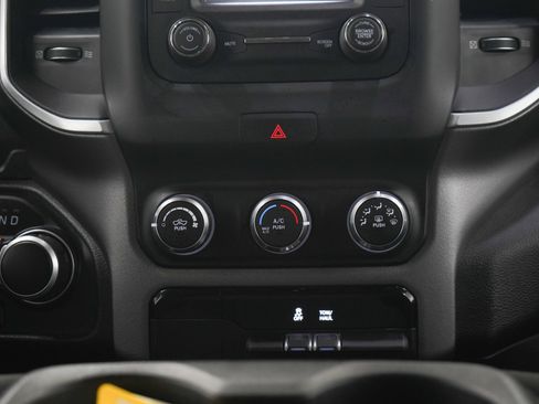 Used 2020 RAM 1500 Big Horn AWD/4WD image 16