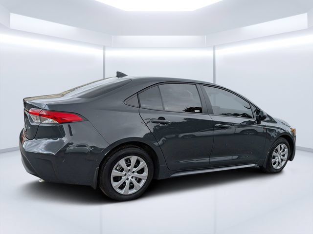 Used 2026 Toyota Corolla LE FWD image 3