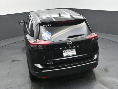 Used 2025 Nissan Rogue SV FWD image 44