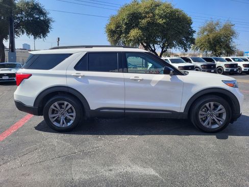 Certified 2022 Ford Explorer XLT w/ Equipment Group 202A image 2