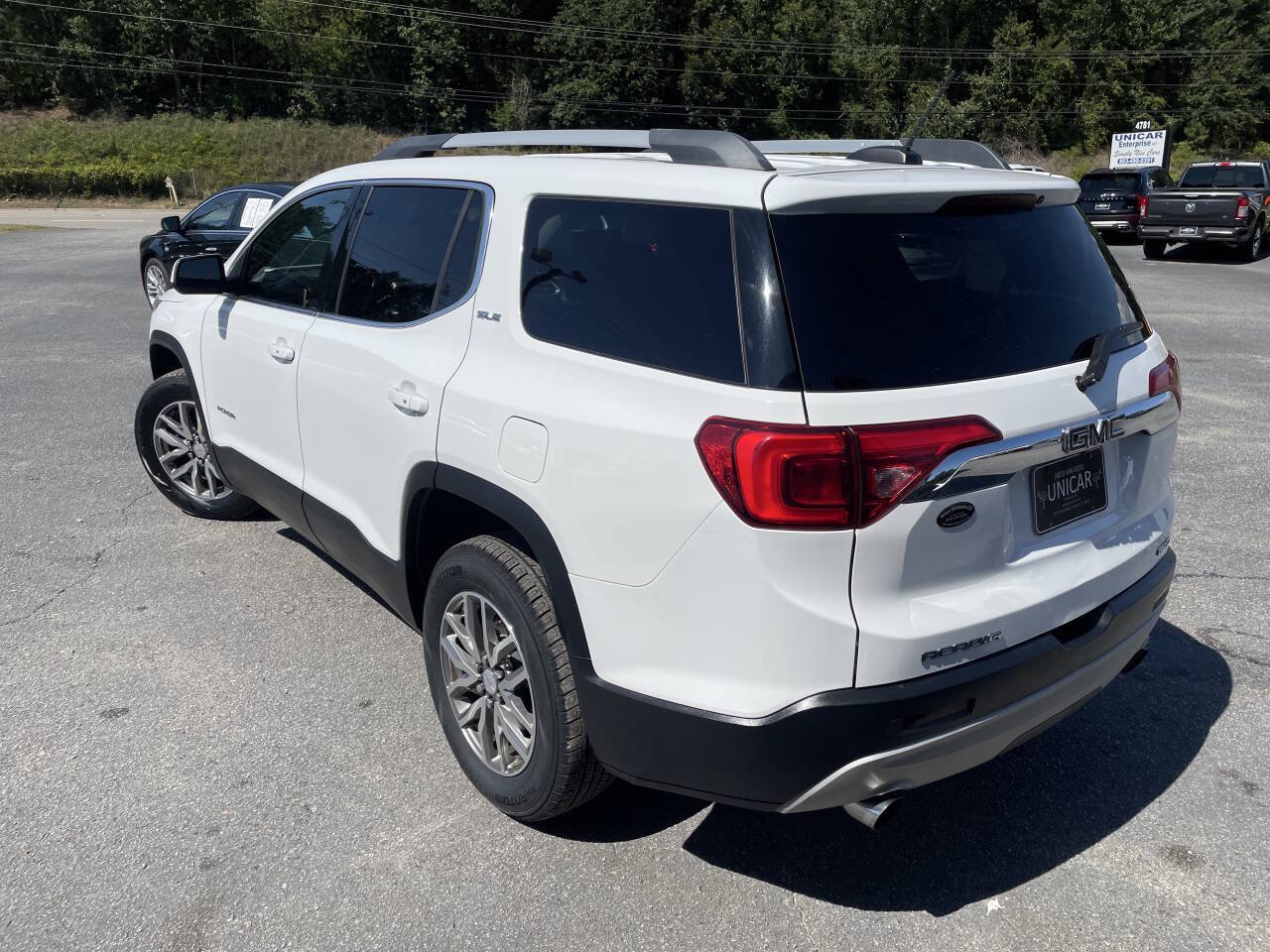 Used 2019 GMC Acadia SLE AWD/4WD image 2
