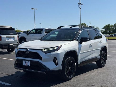 Used 2024 Toyota RAV4 XSE w/ Weather Package AWD/4WD image 10