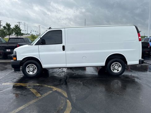 Used 2022 Chevrolet Express 2500 RWD image 8