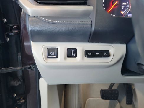 Used 2020 GMC Acadia Denali w/ Technology Package image 29