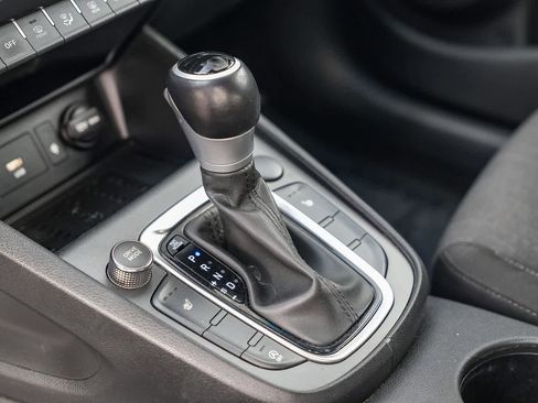 Used 2022 Hyundai Kona SEL w/ Convenience Package image 18