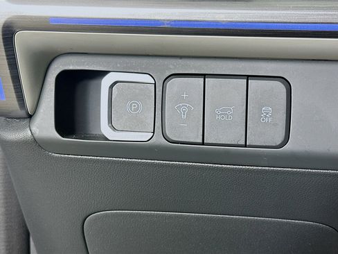 Used 2024 Hyundai Santa Fe Limited FWD image 17