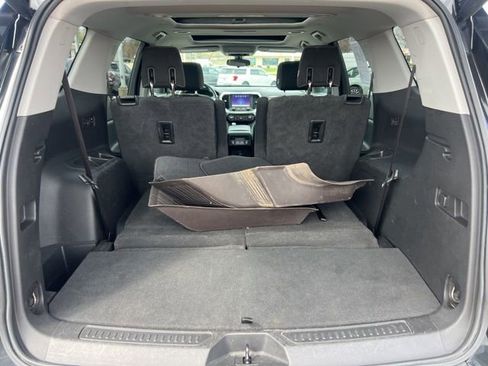 Used 2019 GMC Acadia SLE w/ LPO, Black Accent Package image 23