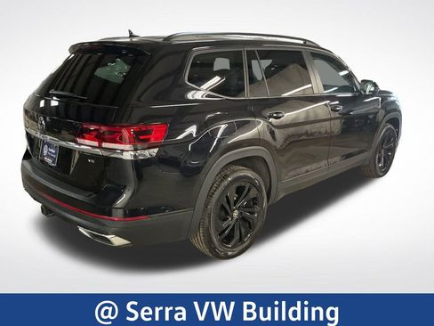Certified 2023 Volkswagen Atlas SE w/ Panoramic Sunroof Package AWD/4WD image 5